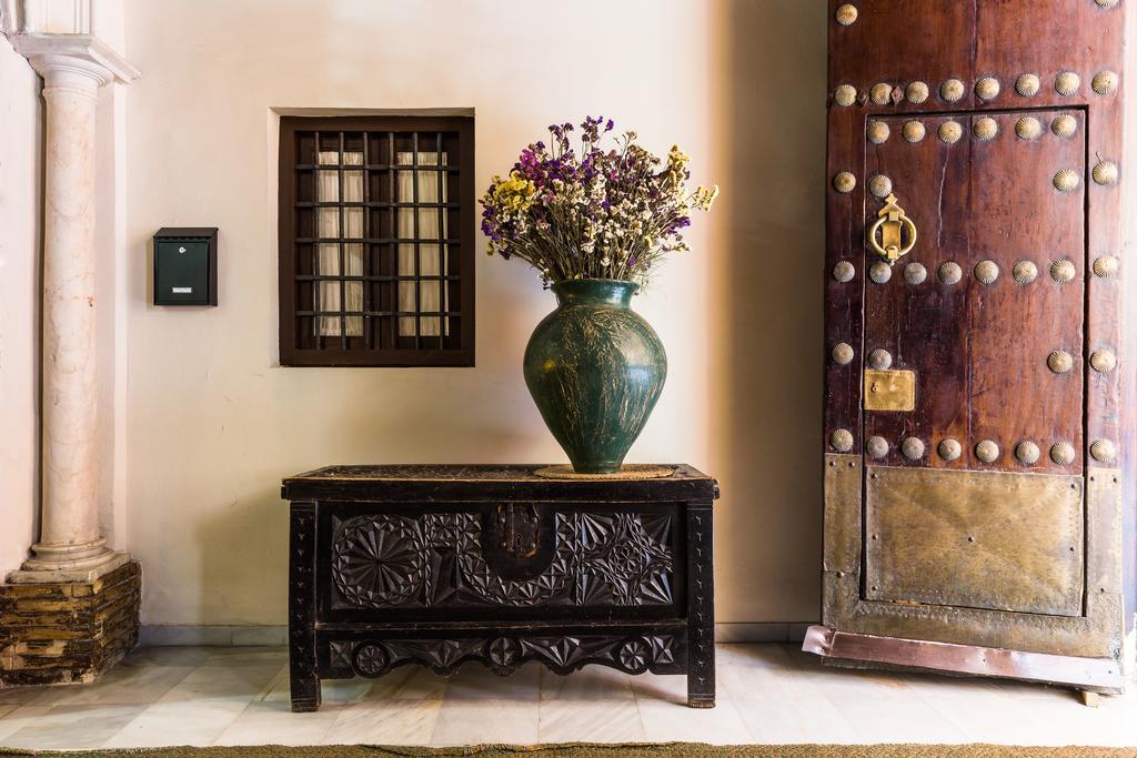 Casa Senorial En Centro,calle Marmoles * Sevilla