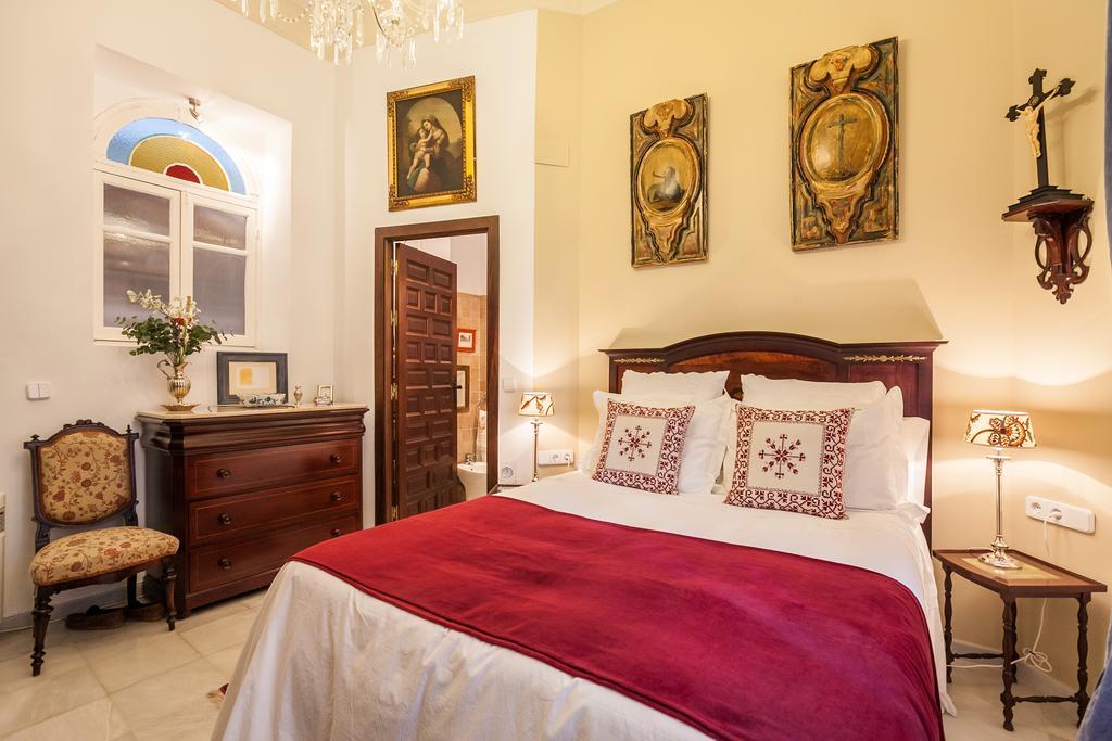 Casa Senorial En Centro,calle Marmoles * Sevilla